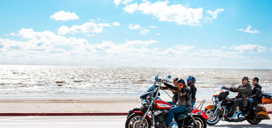 Galveston,,tx,,us, ,nov,03,,2018:,bikers,cruise,along