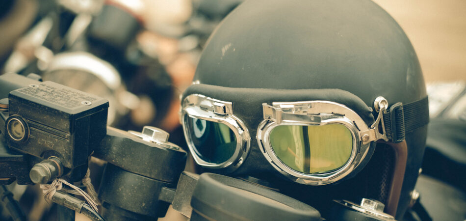 Retro,motorcycle,helmet,with,glasses
